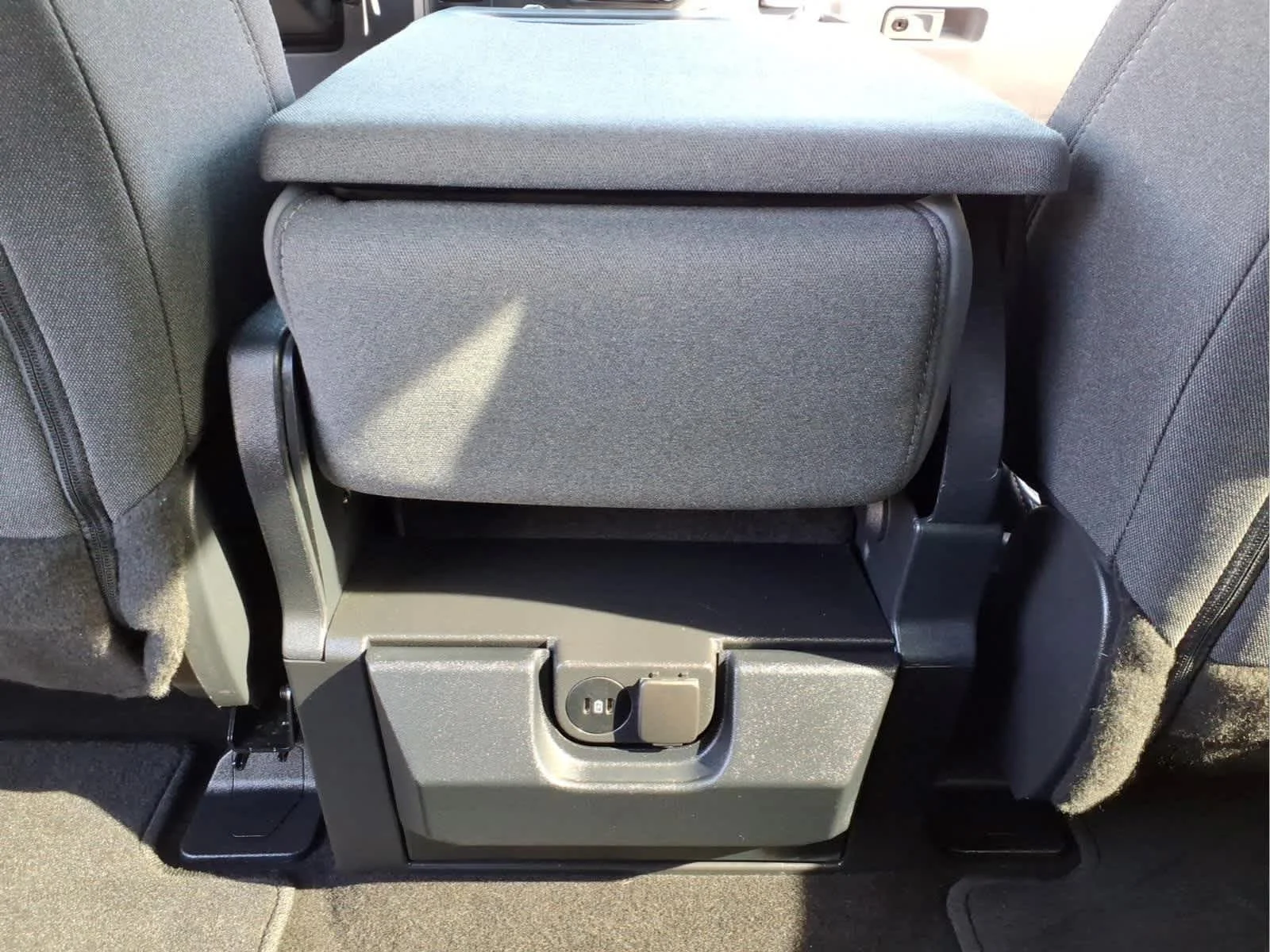 Used 2025 Oxford White Ford XLT image 30