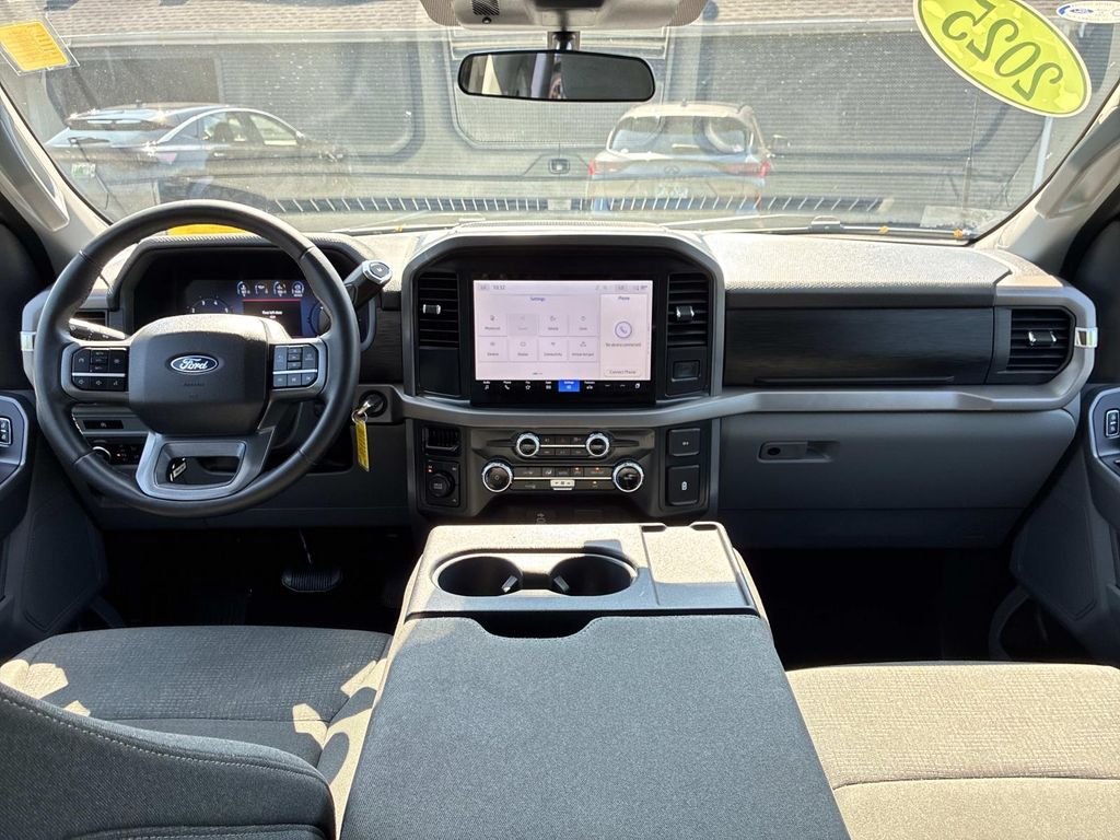 Used 2025 Gray Ford XLT image 17