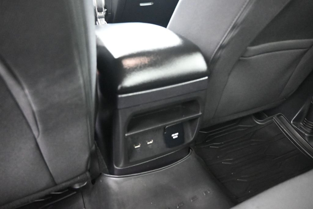 Used 2023 Black Ford XLT image 18