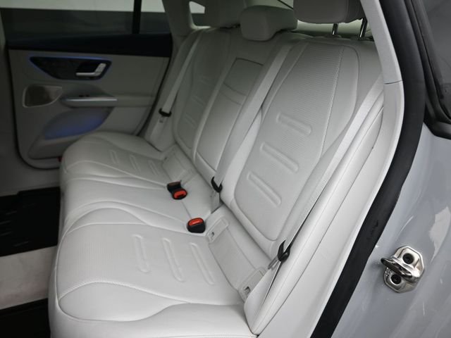 Used 2024  Mercedes-Benz Base image 10