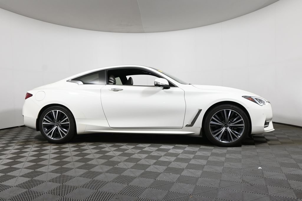 Certified Used 2022 White INFINITI LUXE image 8