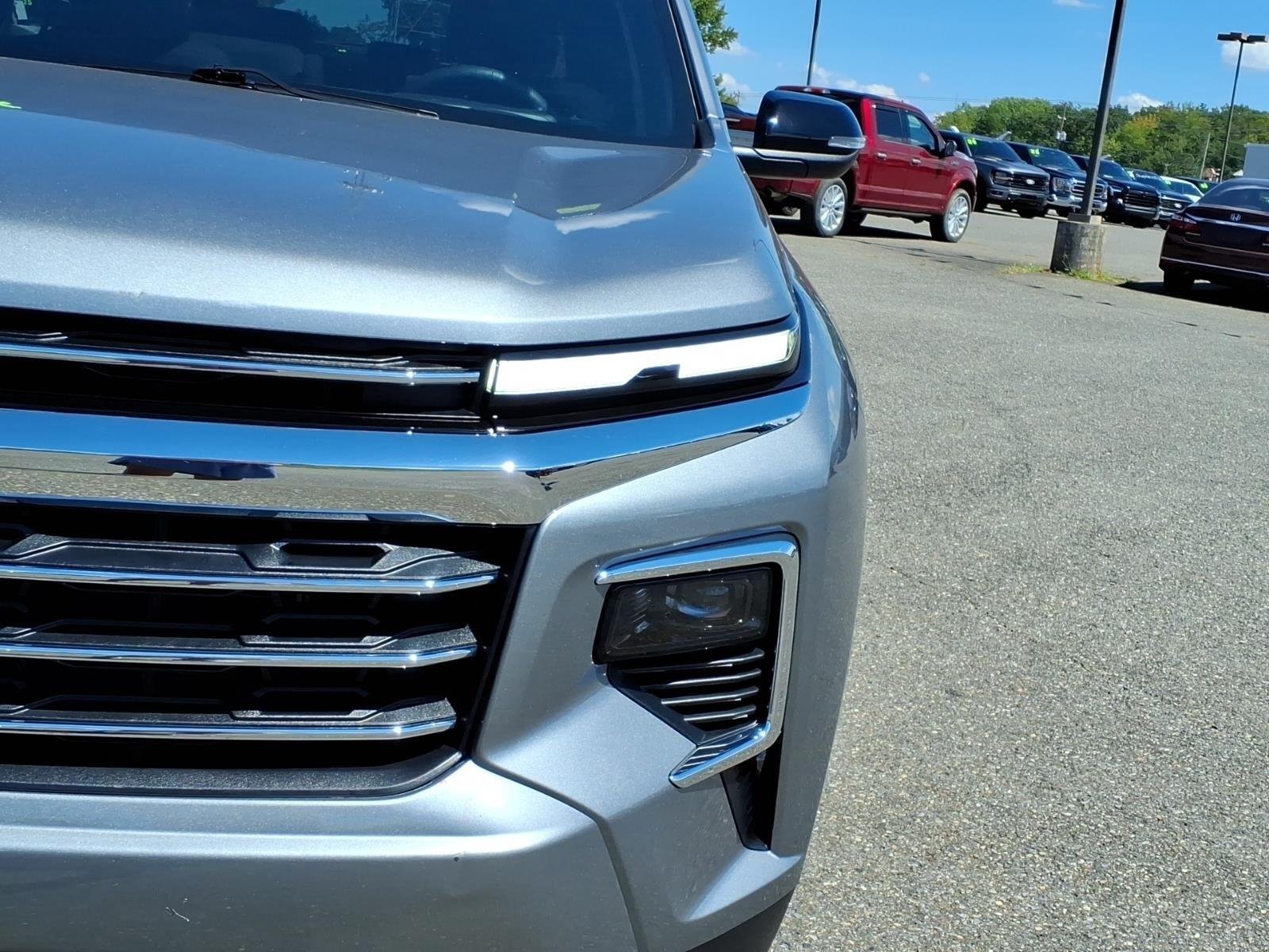 Used 2026 Sterling Gray Metallic Chevrolet FWD LT image 17