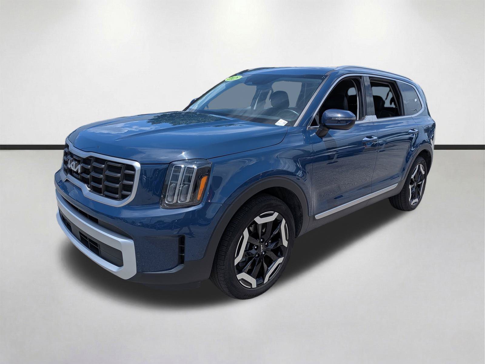 Used 2025 Midnight Lake Blue Kia S image 8