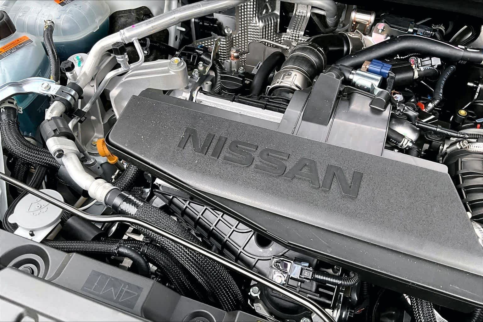 New 2026 2T WHT BLK XKJP Nissan Platinum image 17