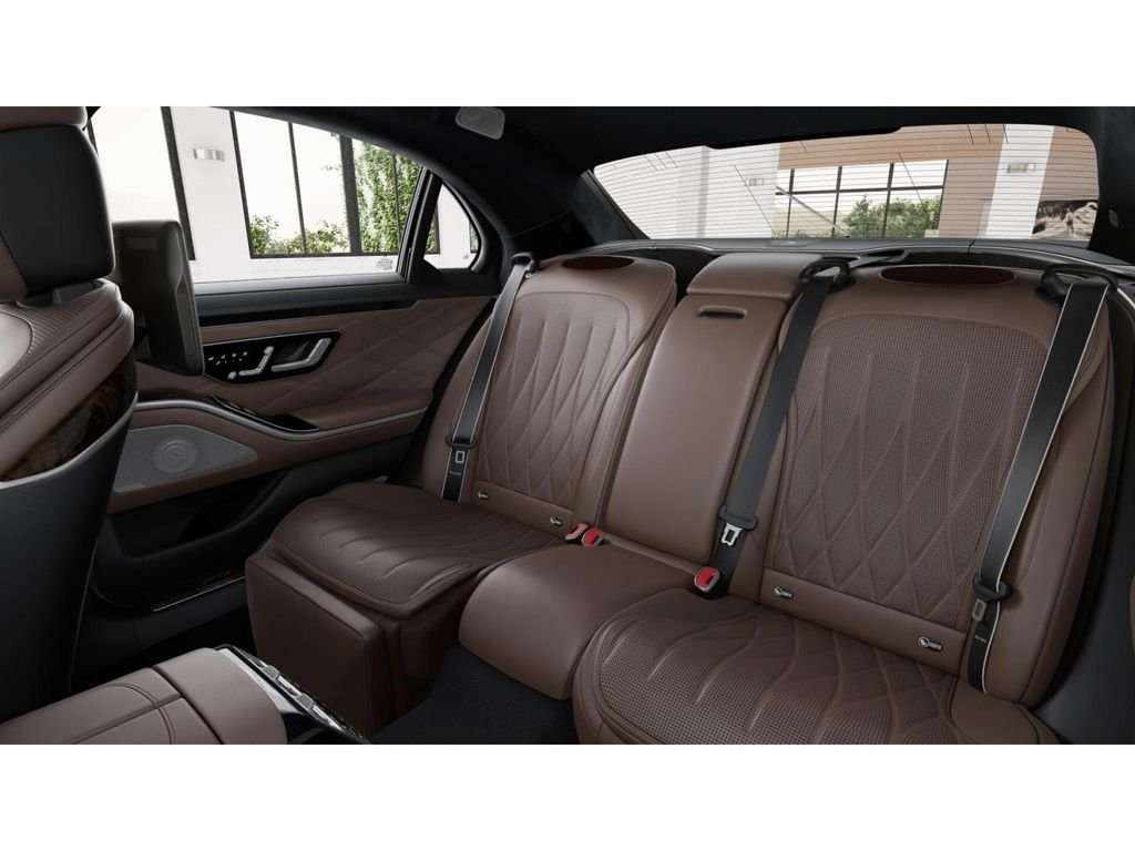 Used 2025 Mystic Blue Metallic Mercedes-Benz  image 5