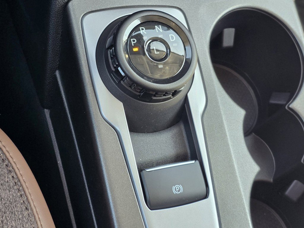 New 2026 Velocity Blue Metallic Ford Outer Banks® image 13