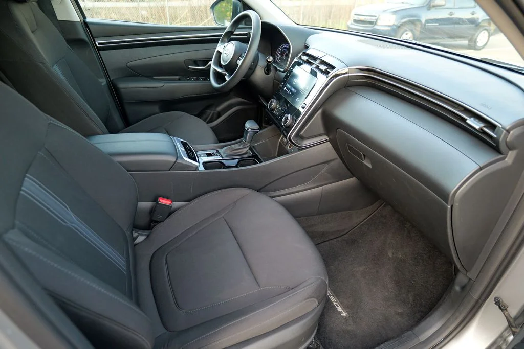 Used 2023 Shimmering Silver Hyundai SEL image 34