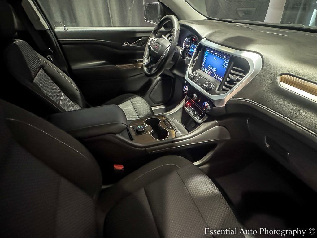 2023 GMC ACADIA - Image 28