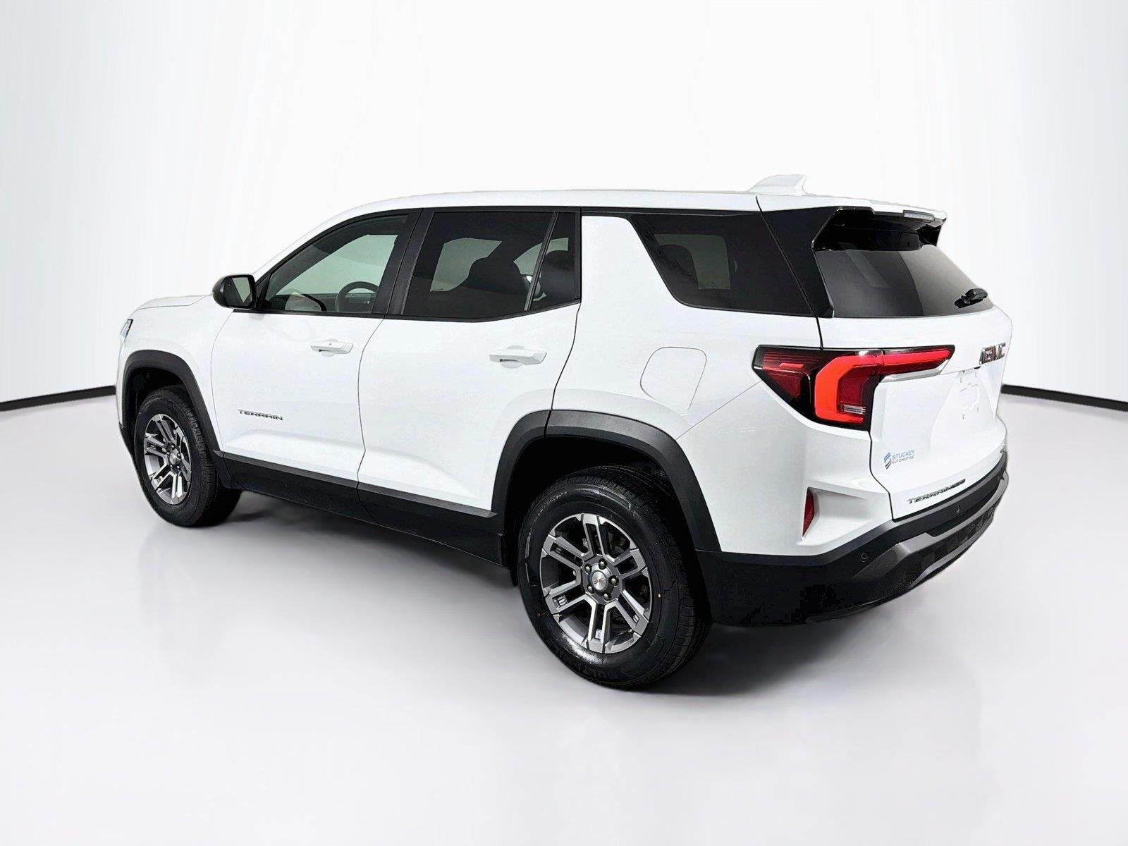 Used 2026 Summit White GMC Elevation image 9