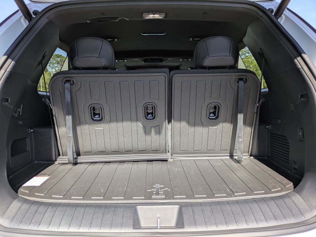 New 2027 Glacial White Pearl Kia X-Line EX image 13