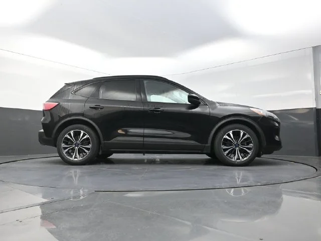 Used 2021 Black Ford SE image 38