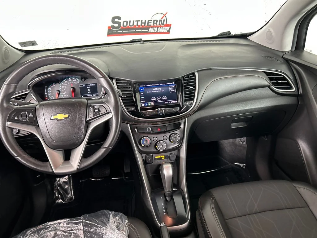 Used 2022 Gray Chevrolet LT image 18