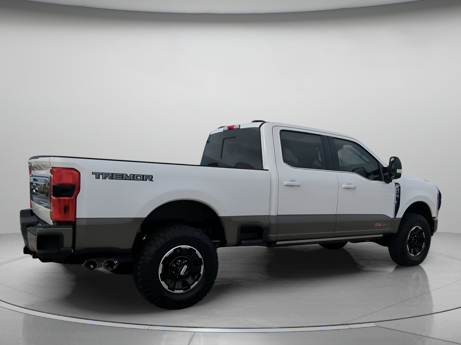 New 2026 Star White Metallic Tri-Coat Ford F-250® King Ranch® image 26