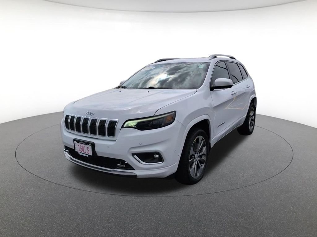 Certified Used 2019 White Jeep Overland image 12