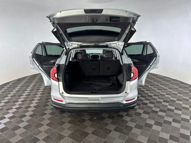 Used 2021 Silver GMC SLT image 15
