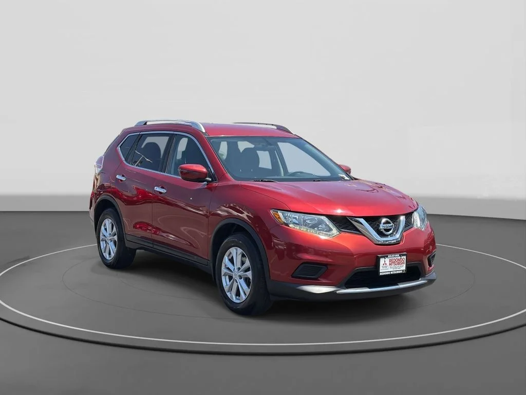 Used 2016 Cayenne Red Nissan SV image 2
