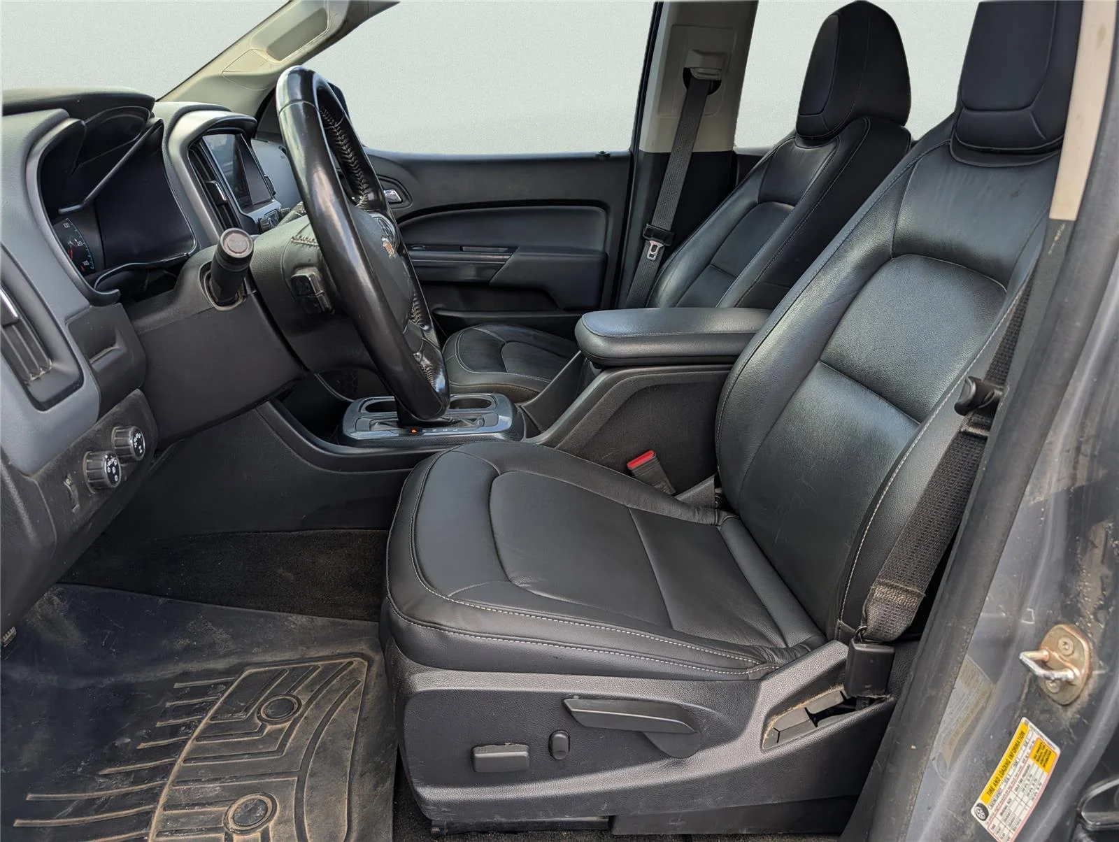 Used 2018 SATIN STEEL METALLIC Chevrolet 4WD Z71 image 10