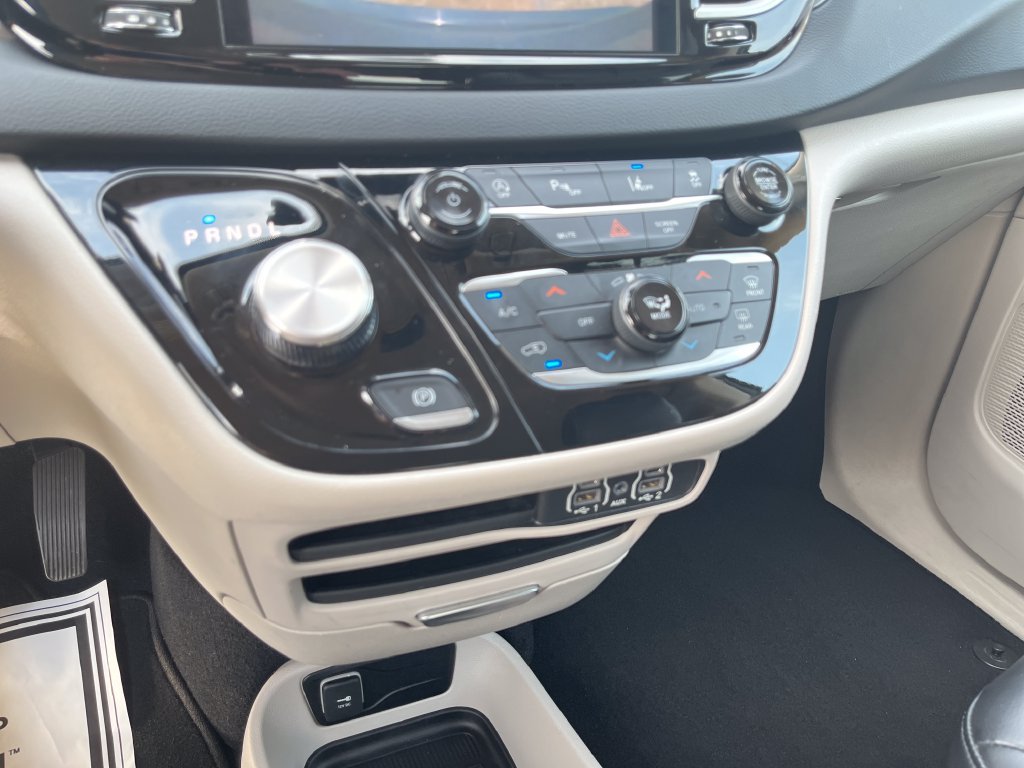 Used 2023 White Chrysler Touring L image 19