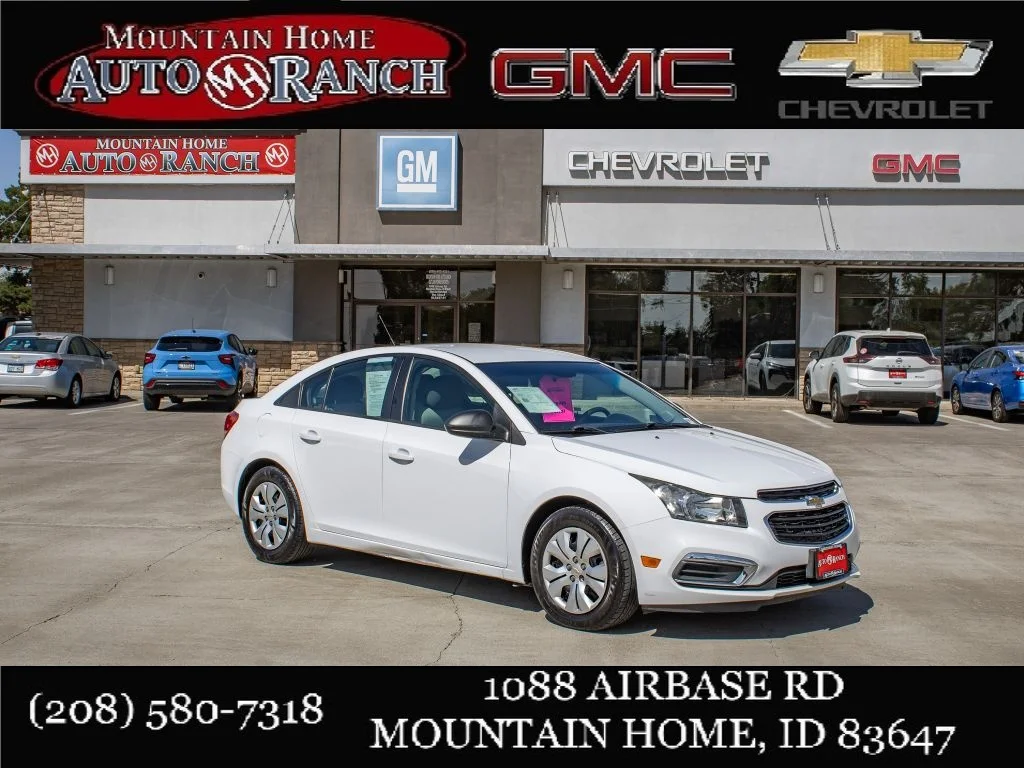 Used 2015 Summit White Chevrolet LS image 1