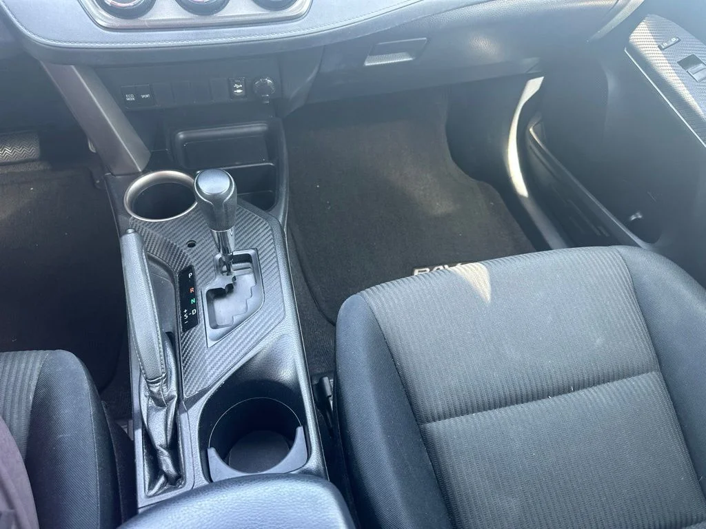 Used 2015 White Toyota LE image 5