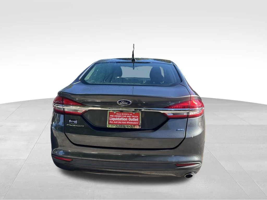 Used 2017 Gray Ford SE image 7