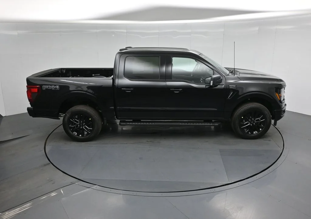 New 2026 Agate Black Metallic Ford XLT image 36