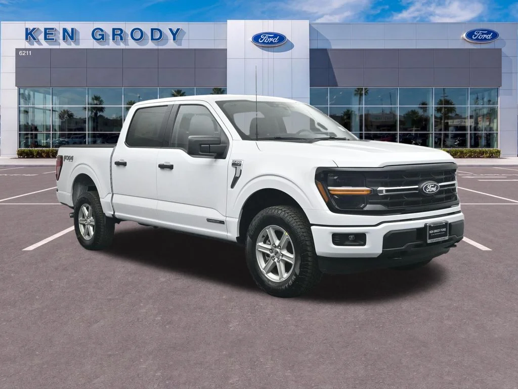 New 2026 Oxford White Ford XLT image 1