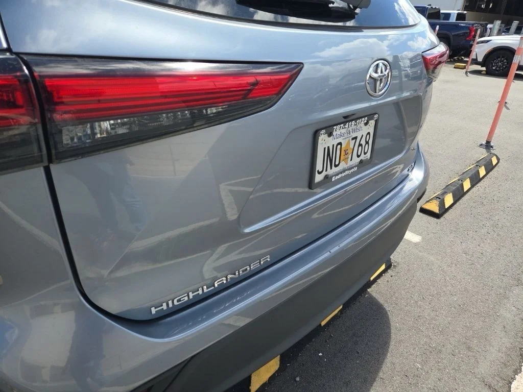 Used 2021  Toyota XLE image 4