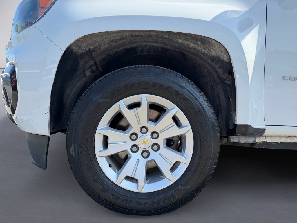 Used 2022 Summit White Chevrolet 2WD LT image 9