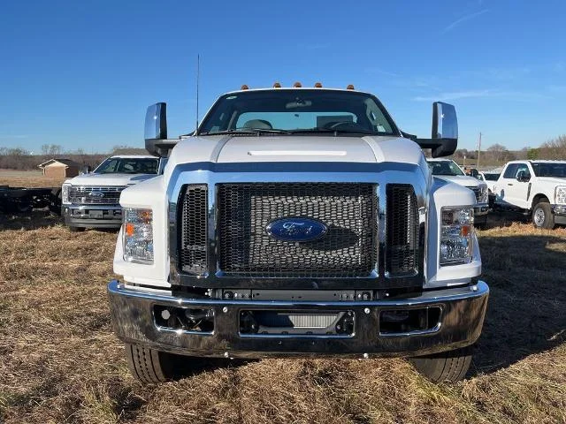 New 2025 Oxford White Ford F-750 SD Gas Straight Frame image 18