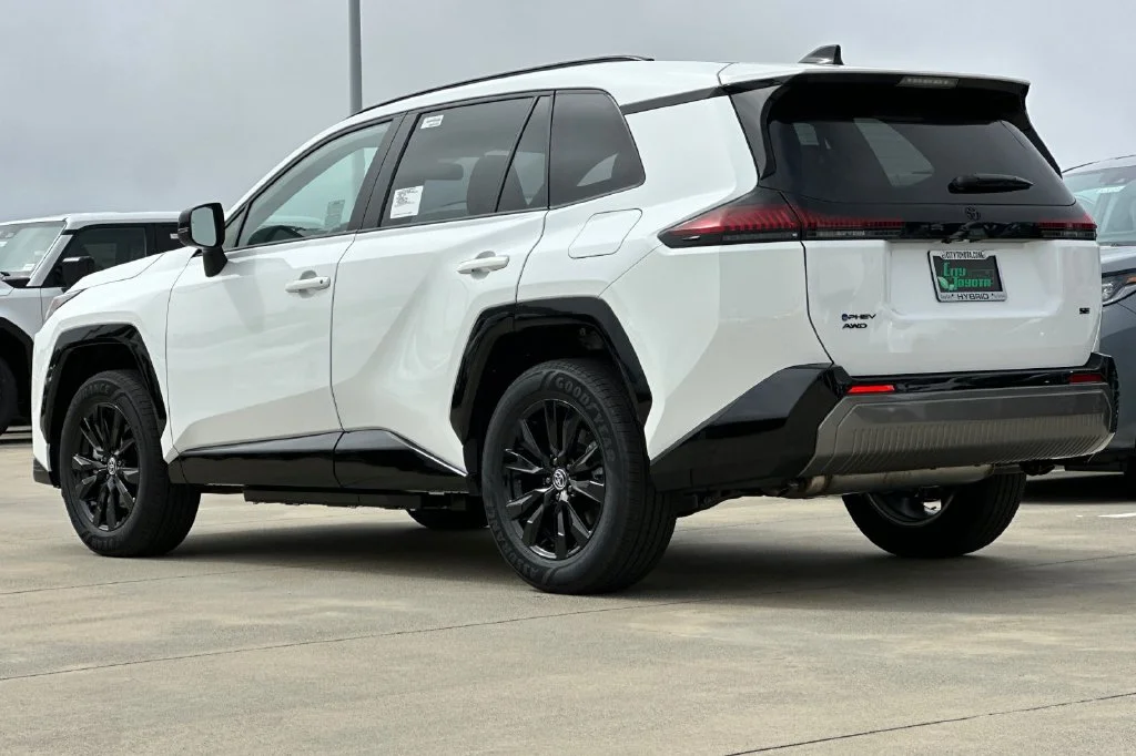 New 2026 Ice Cap Toyota  SE image 6