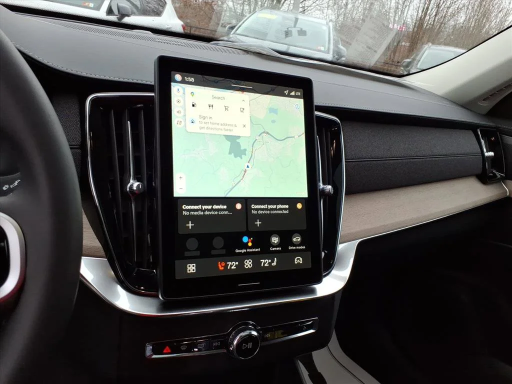 2026 Volvo XC90 Plus - Photo 18