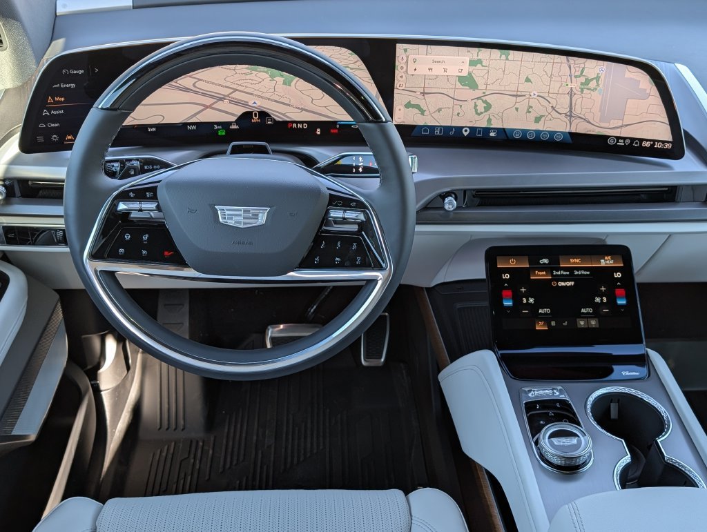 2027 Cadillac VISTIQ Sport - Photo 18