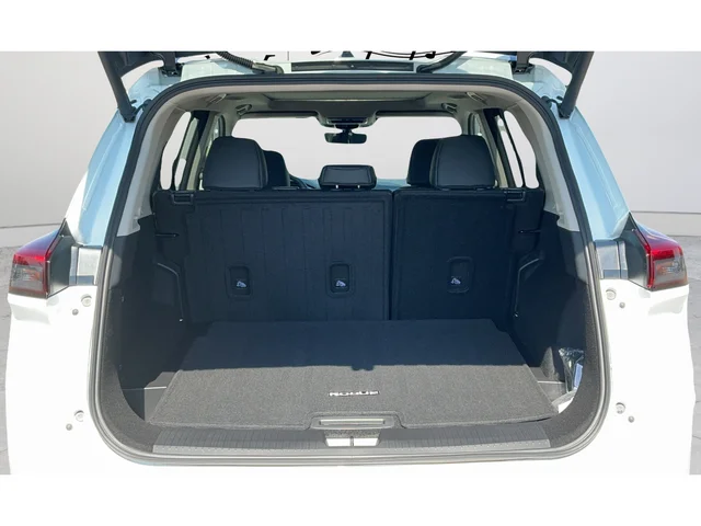 New 2026 Everest White Pearl TriCoat Nissan Dark Armor™ image 23