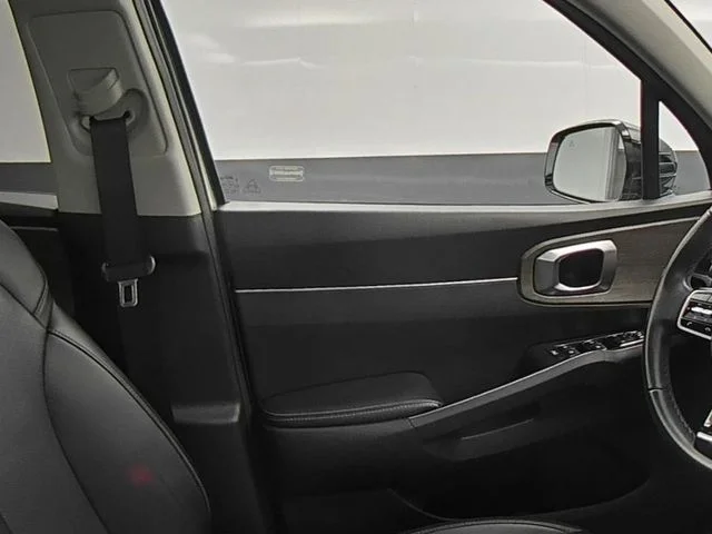 Used 2021 Silver Kia EX image 24