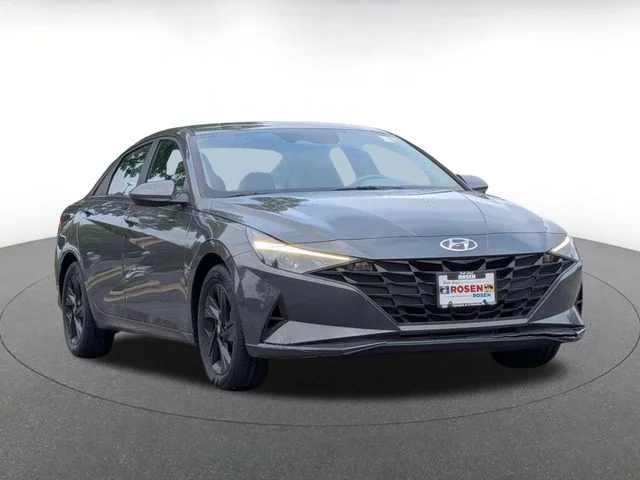 Used 2023 Gray Hyundai SEL image 1