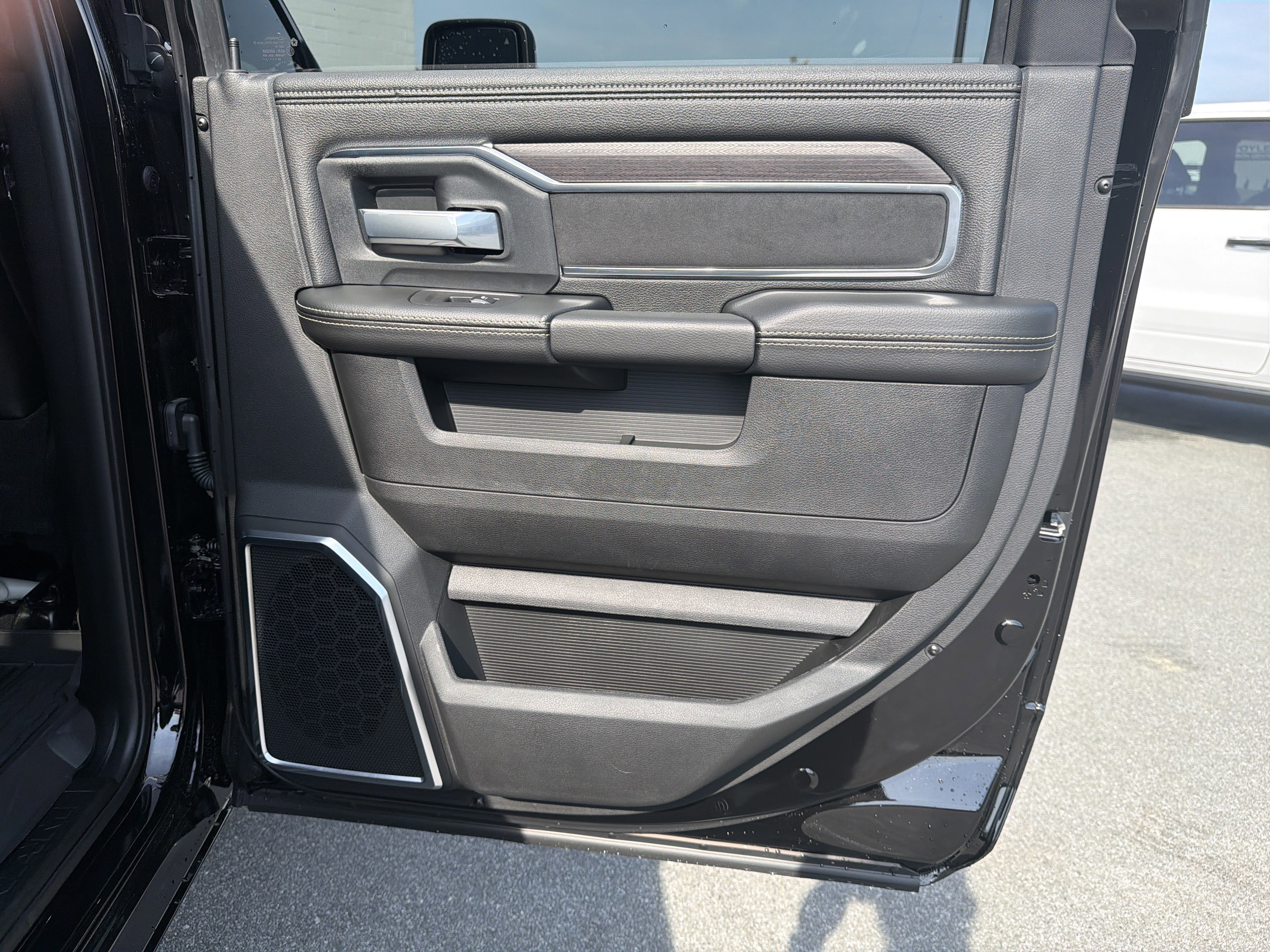 2026 RAM 2500 Laramie - Photo 19