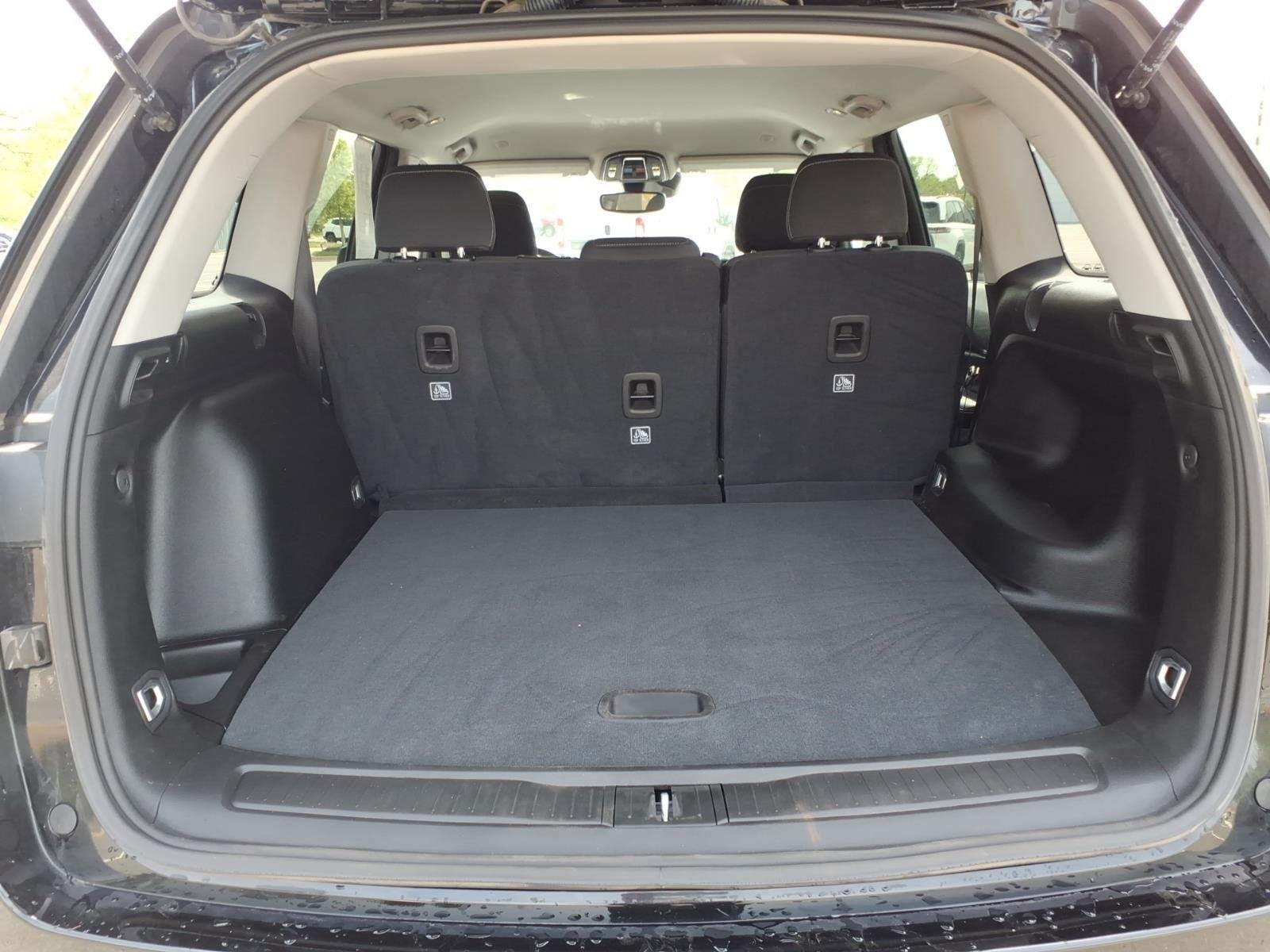 Used 2023 Diamond Black Crystal Pearlcoat Jeep Laredo image 30