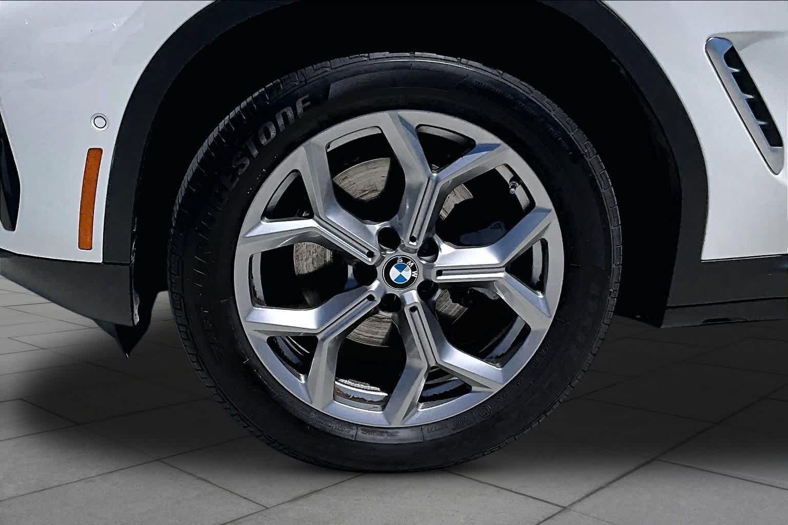 Used 2024 Alpine White BMW xDrive30i image 11