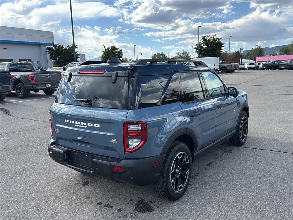 Used 2026 Azure Gray Metallic Ford Outer Banks image 4