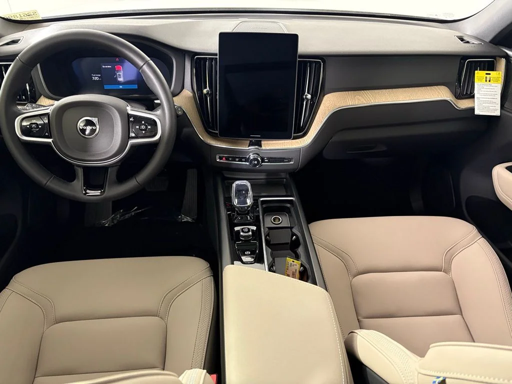 2026 Volvo XC60 Plus - Photo 36