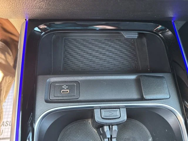 Used 2025  Mercedes-Benz GLB 250 image 43