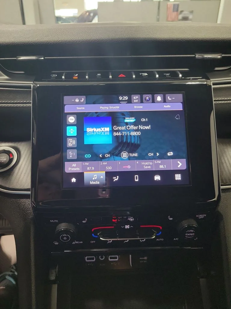 Used 2024 Gray Jeep Altitude X image 6