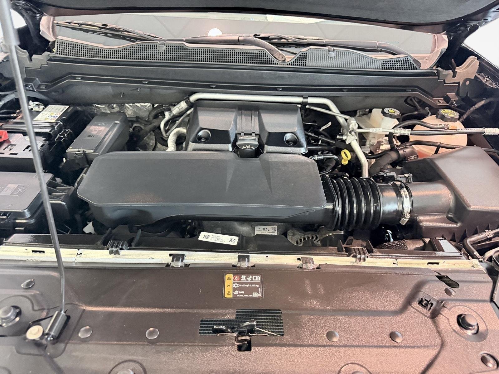 Used 2025 Onyx Black GMC Elevation image 51