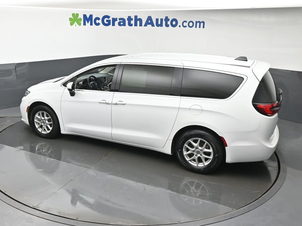 Used 2023 White Chrysler Touring L image 27