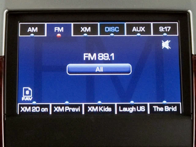 Used 2013 Mocha Steel Metallic Cadillac Premium image 21