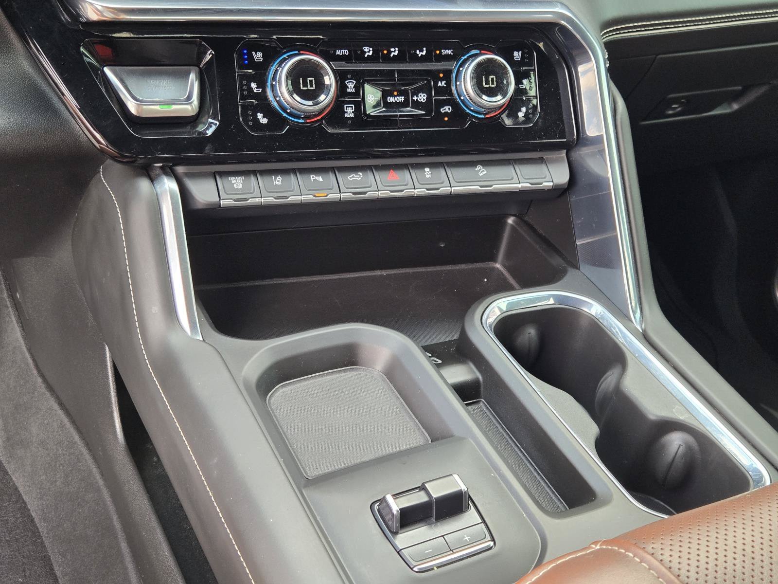 Used 2024 ONYX BLACK GMC Denali Ultimate image 29
