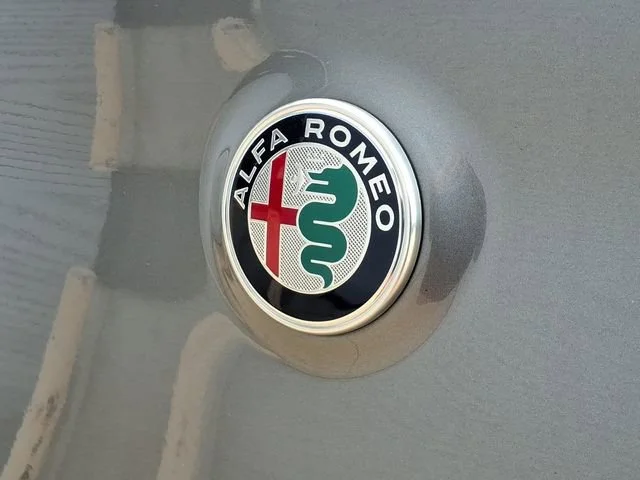 Used 2019  Alfa Romeo Ti image 26
