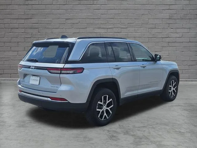 Used 2024 Silver Jeep Limited image 5