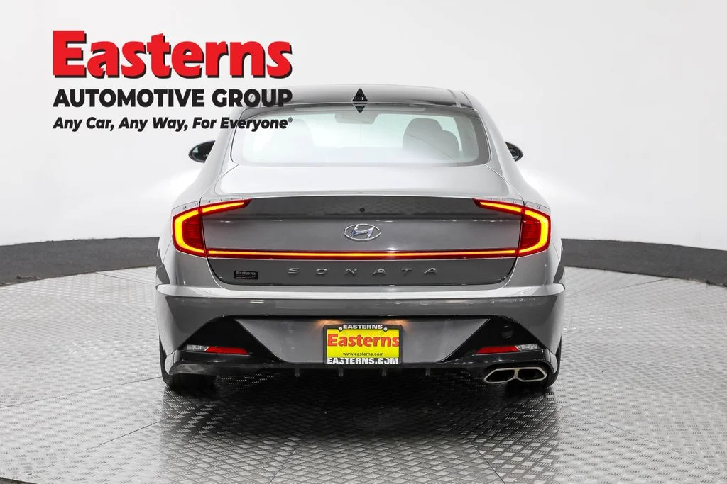 Used 2022 Gray Hyundai SEL image 6